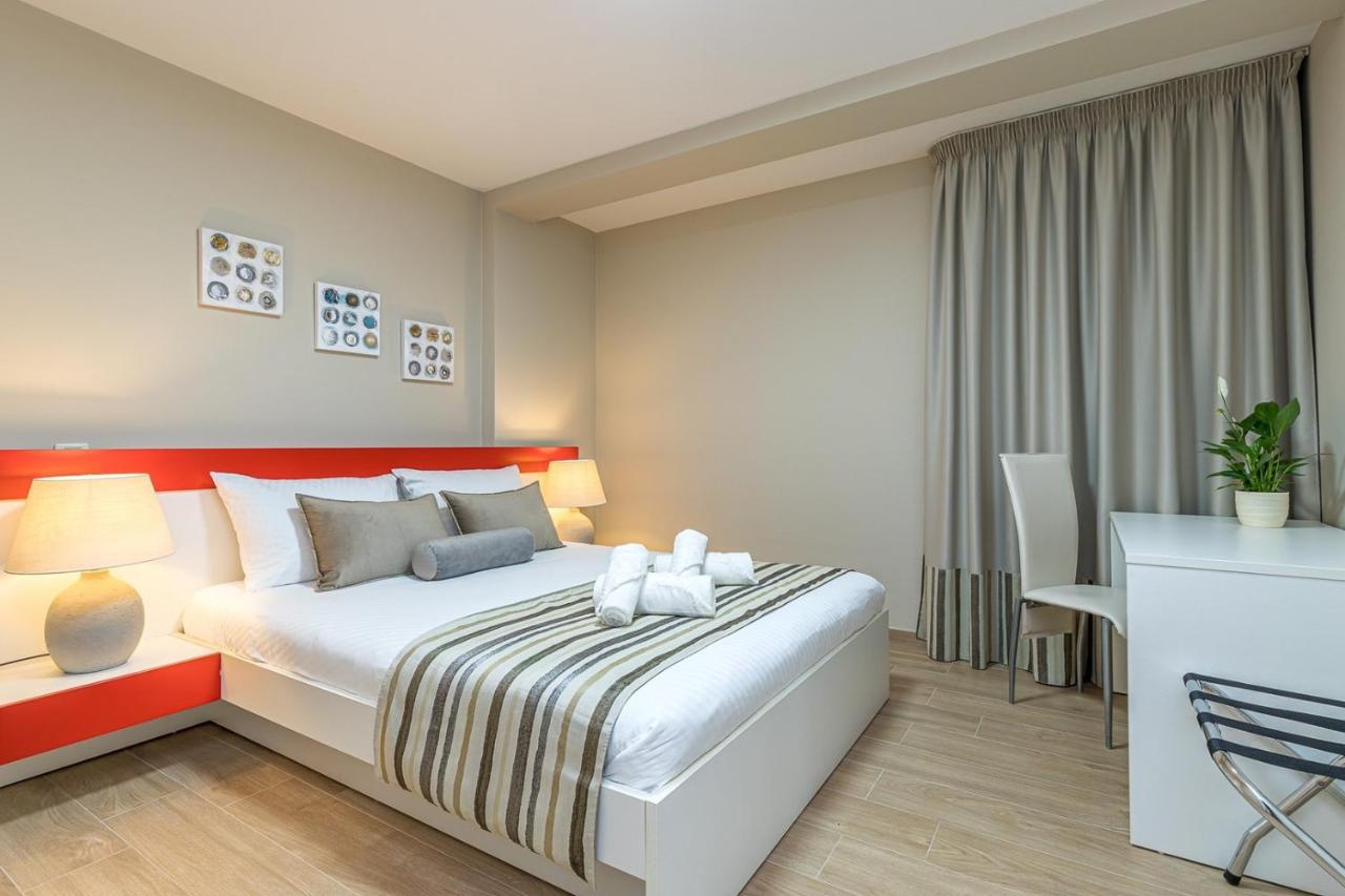 Apartment Complex Irena With Pool Porec Bagian luar foto