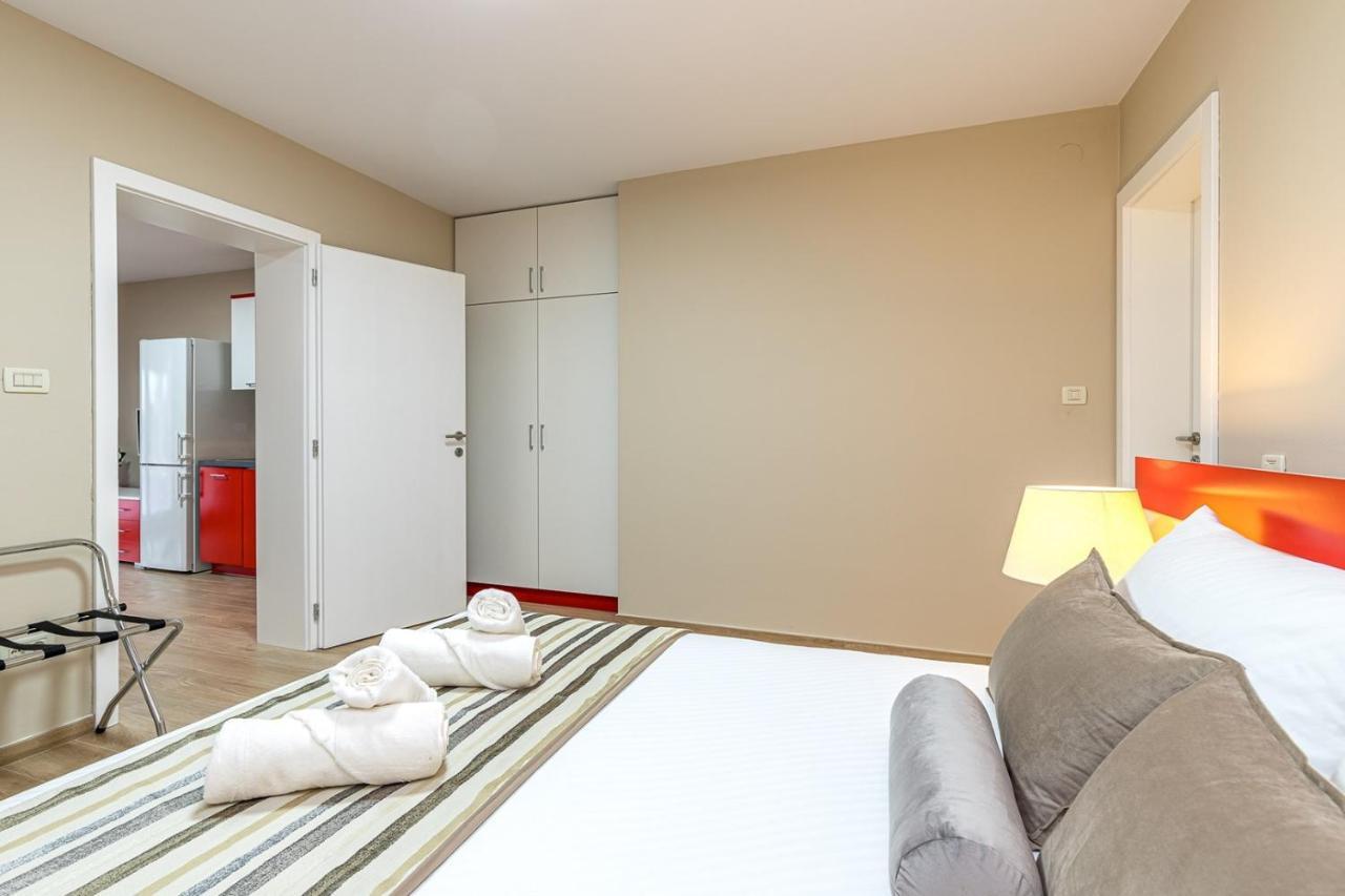 Apartment Complex Irena With Pool Porec Bagian luar foto