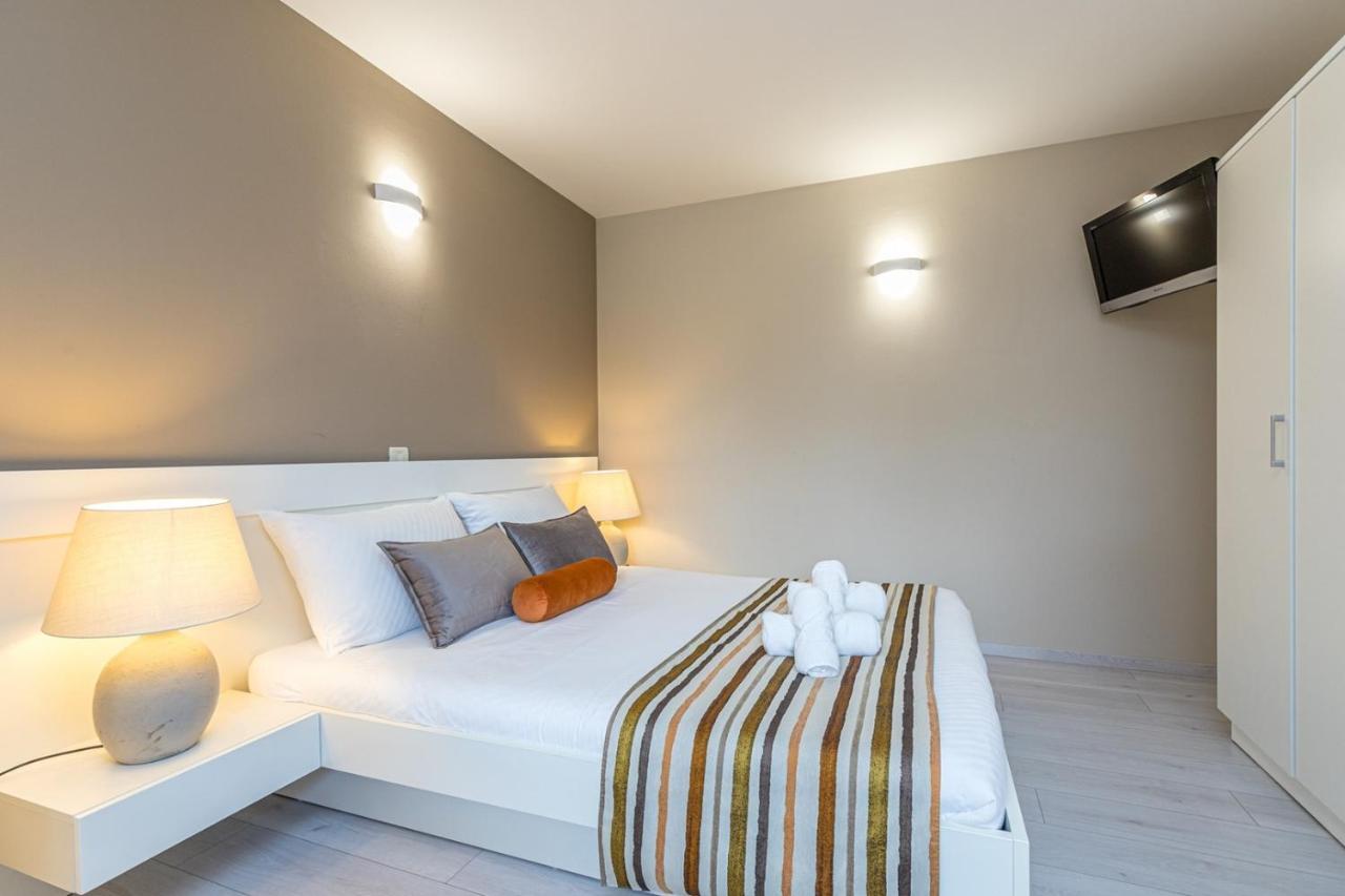 Apartment Complex Irena With Pool Porec Bagian luar foto