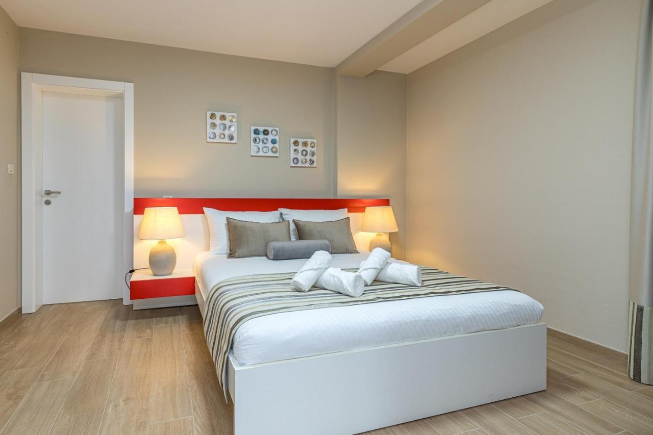 Apartment Complex Irena With Pool Porec Bagian luar foto