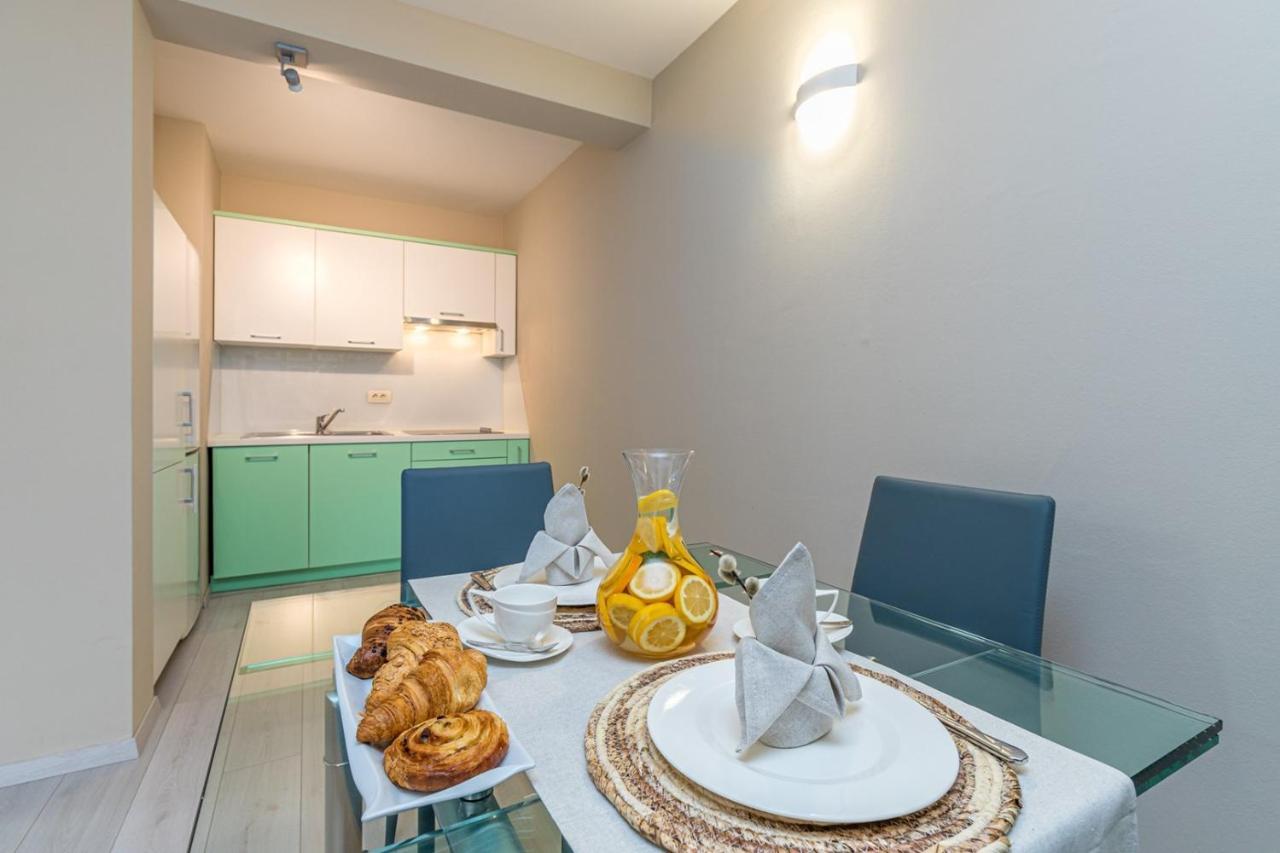 Apartment Complex Irena With Pool Porec Bagian luar foto