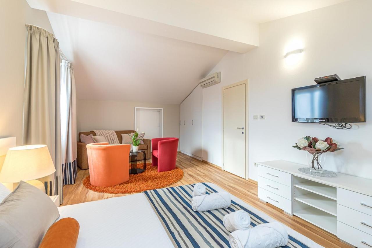 Apartment Complex Irena With Pool Porec Ruang foto