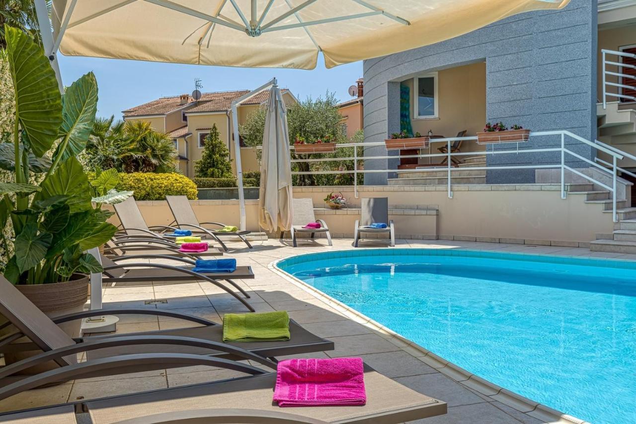 Apartment Complex Irena With Pool Porec Bagian luar foto