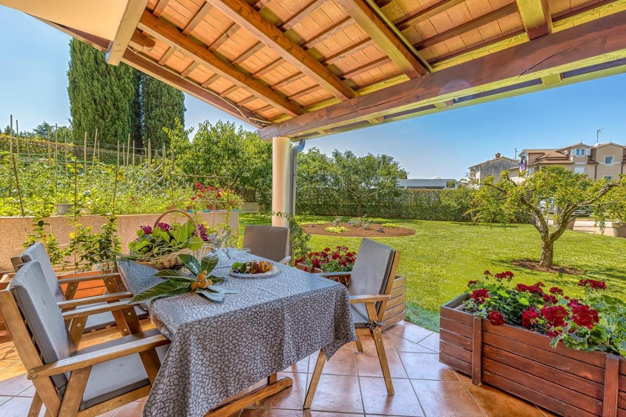 Apartment Complex Irena With Pool Porec Bagian luar foto