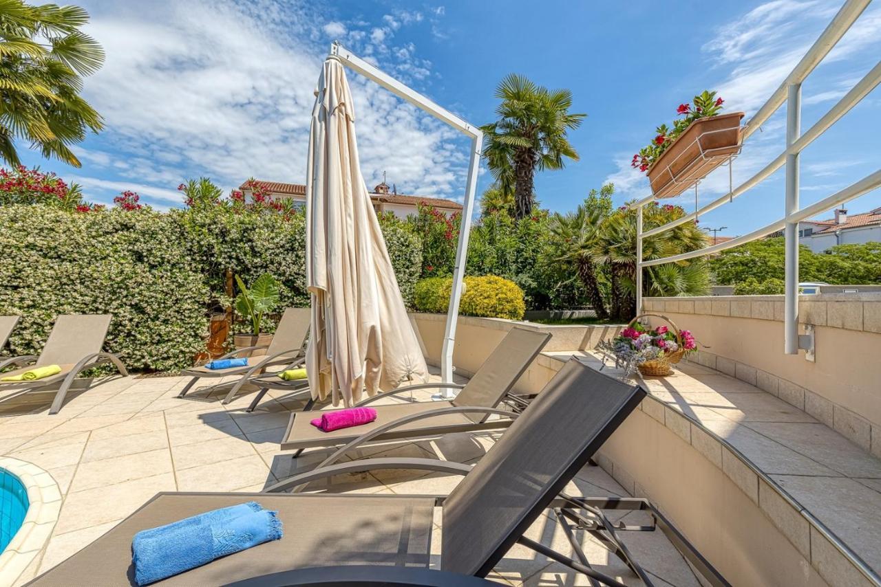 Apartment Complex Irena With Pool Porec Bagian luar foto
