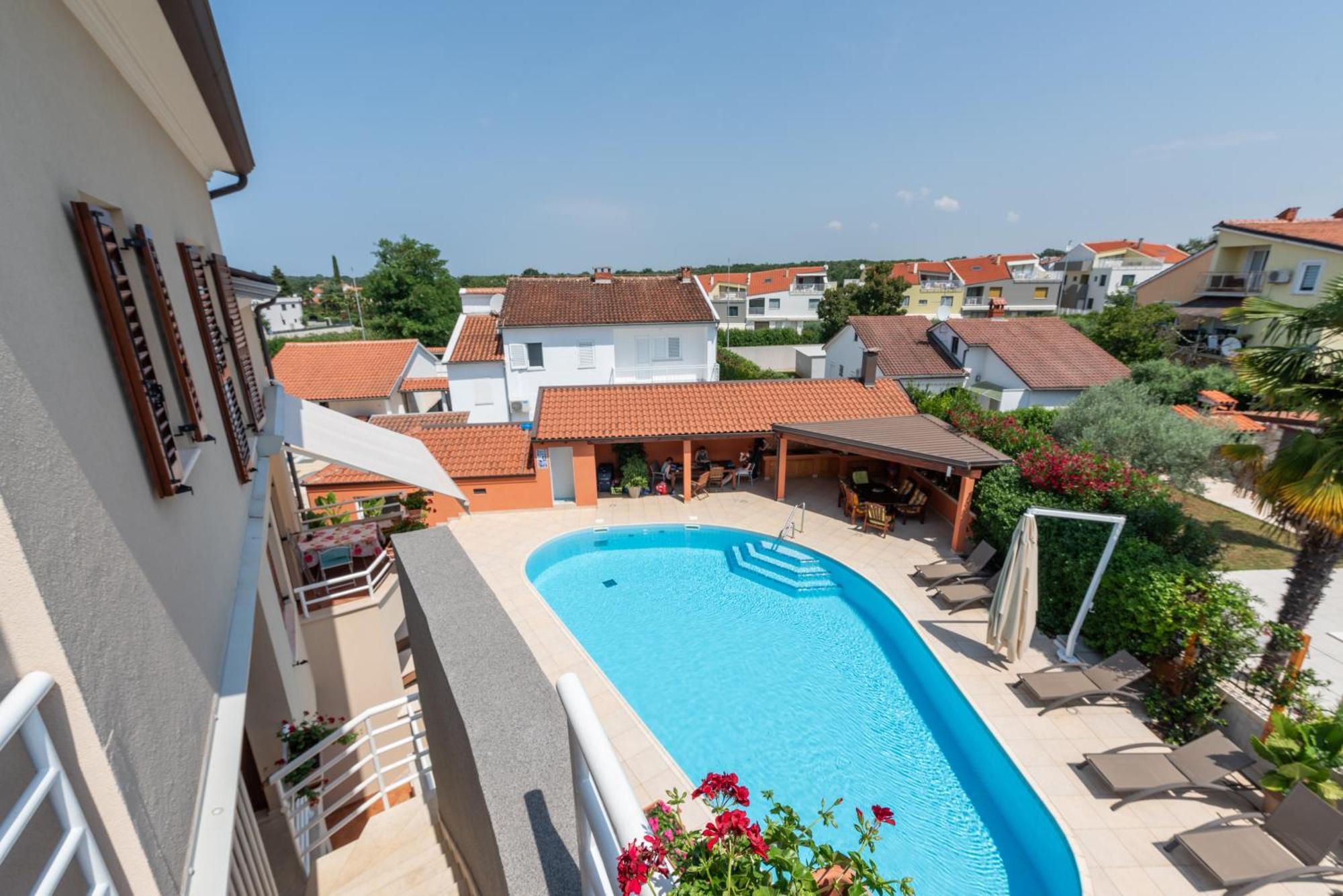 Apartment Complex Irena With Pool Porec Bagian luar foto